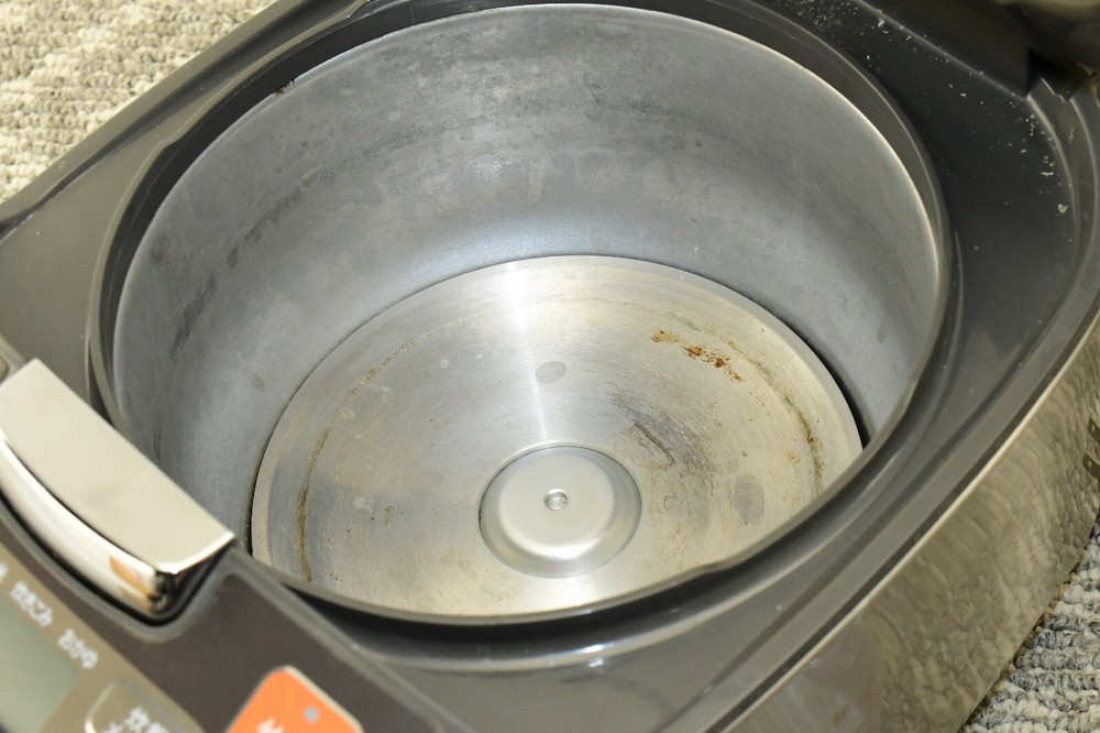 SHARP KS-S10E-S Microcomputer Spherical Cooking Method 5 Cup Capcity Rice Cooker