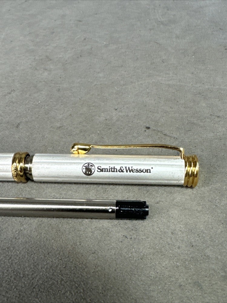 BARLOW REFILLABLE WRITING PEN ADVERT SMITH & WESSON WHITE & GOLD Preowned