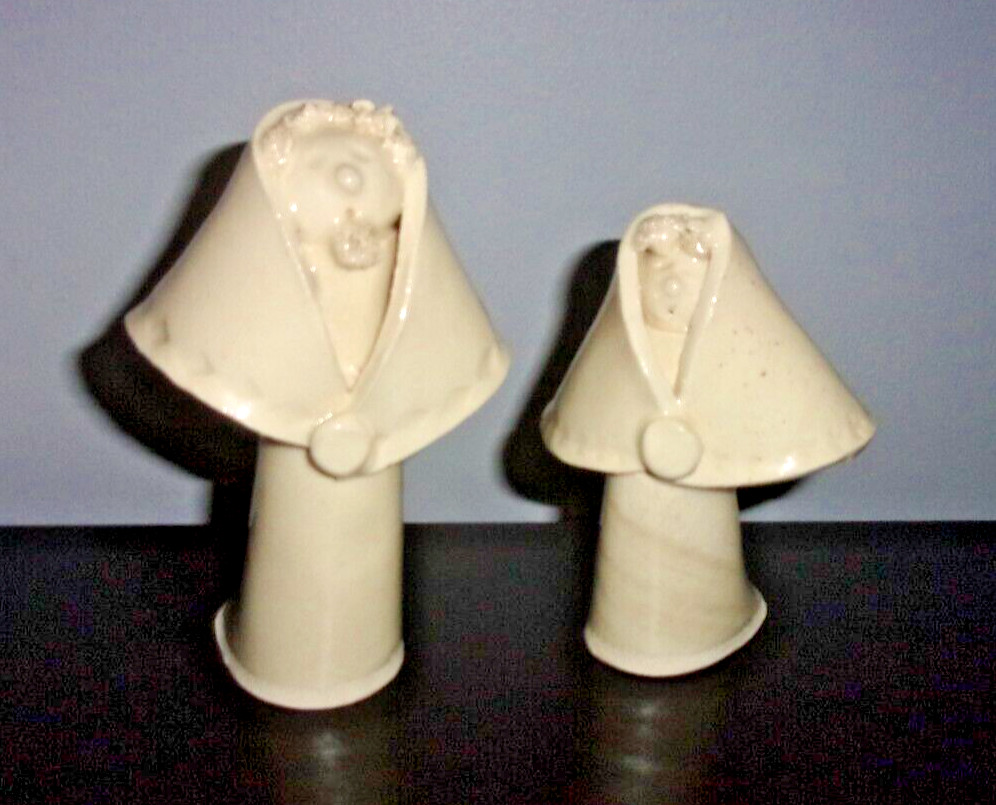 Hand Thrown Studio Art Pottery The Singers, Bencini style, signed