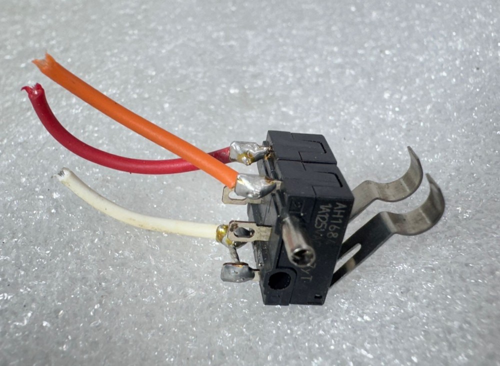 MATSUSHITA Oval AH1684 Microswitch