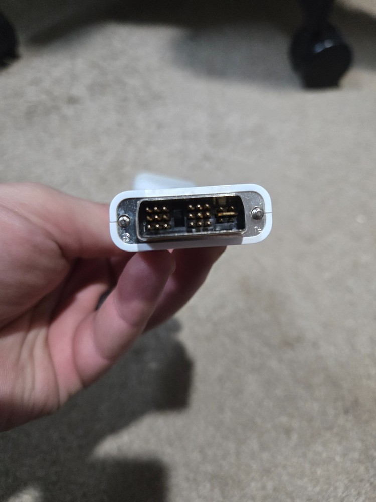 Apple VGA to DVI Adapter