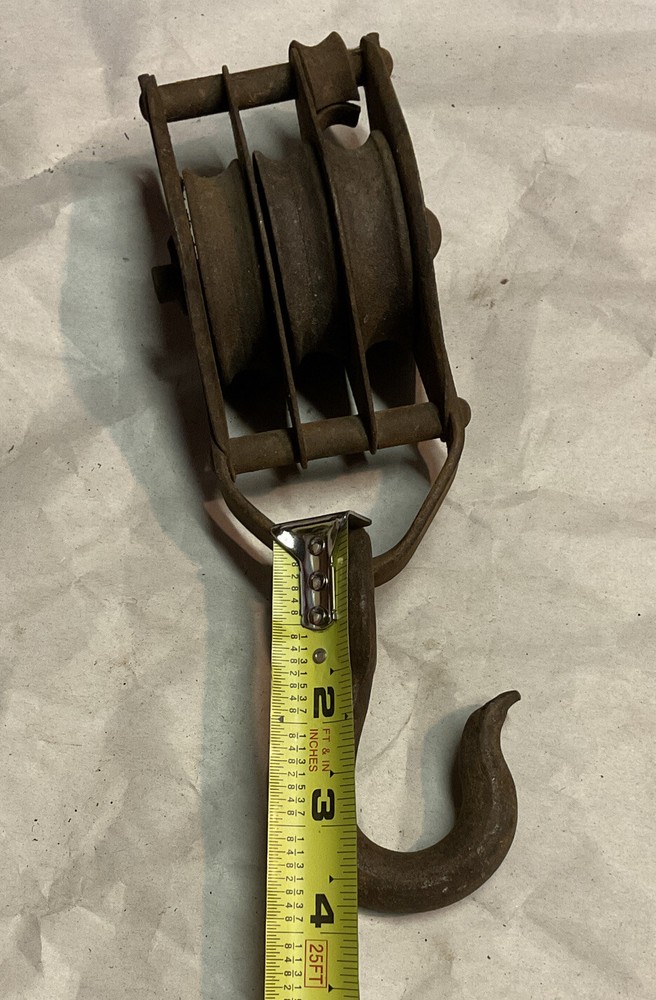 VTG Rustic Iron Tackle & Triple Pulley & Hook
