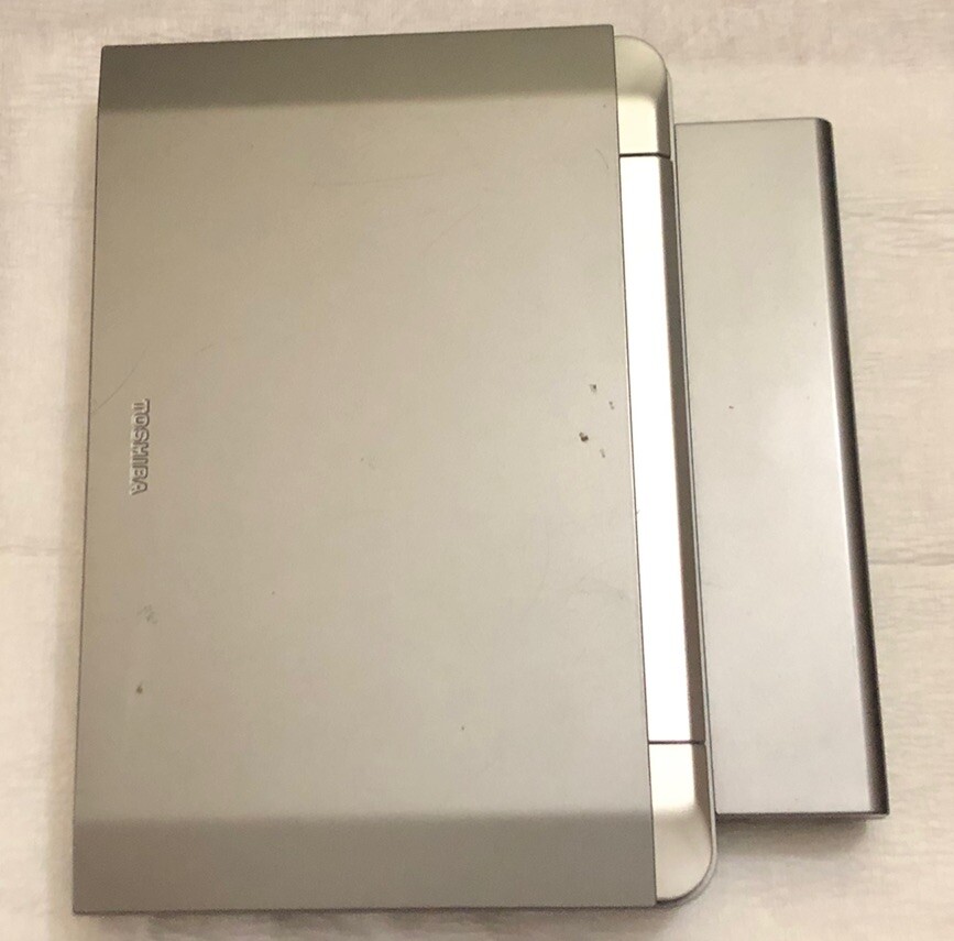 TOSHIBA PORTABLE DVD PLAYER