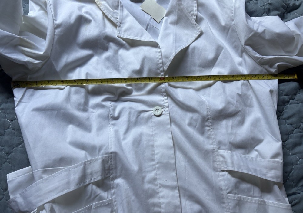 META Button-Front Lab Coat Size 20 Women’s White