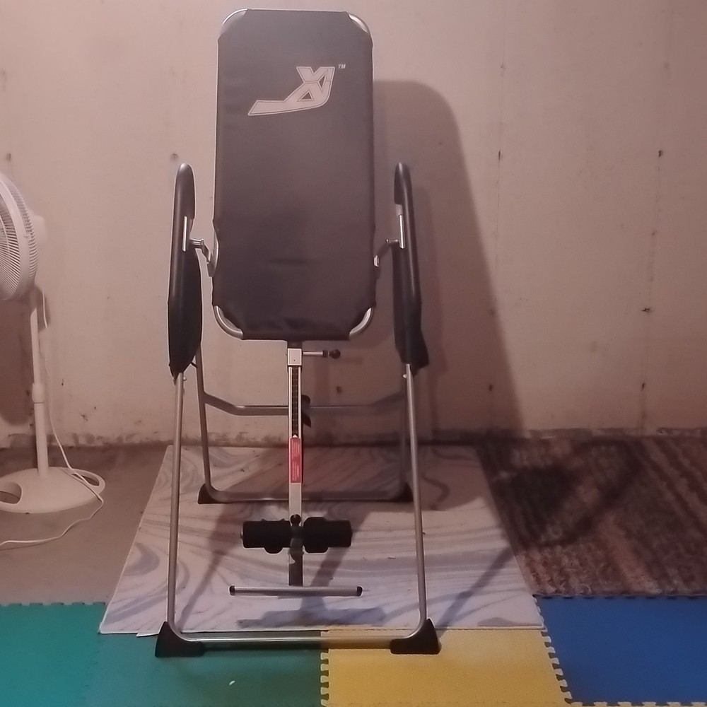 Black & Silver Adjustable Incline Inversion Table for Back Gym Training Home Use
