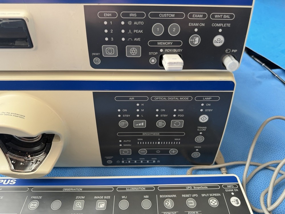 Olympus CV-190 Video Processor & CLV-190 Light Source with MAJ-1921 Keyboard