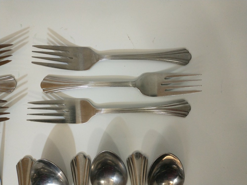 1847 Rogers Bros FREEMONT Int'l Silver Flatware Stainless Lot 18 Pc Fork Spoon