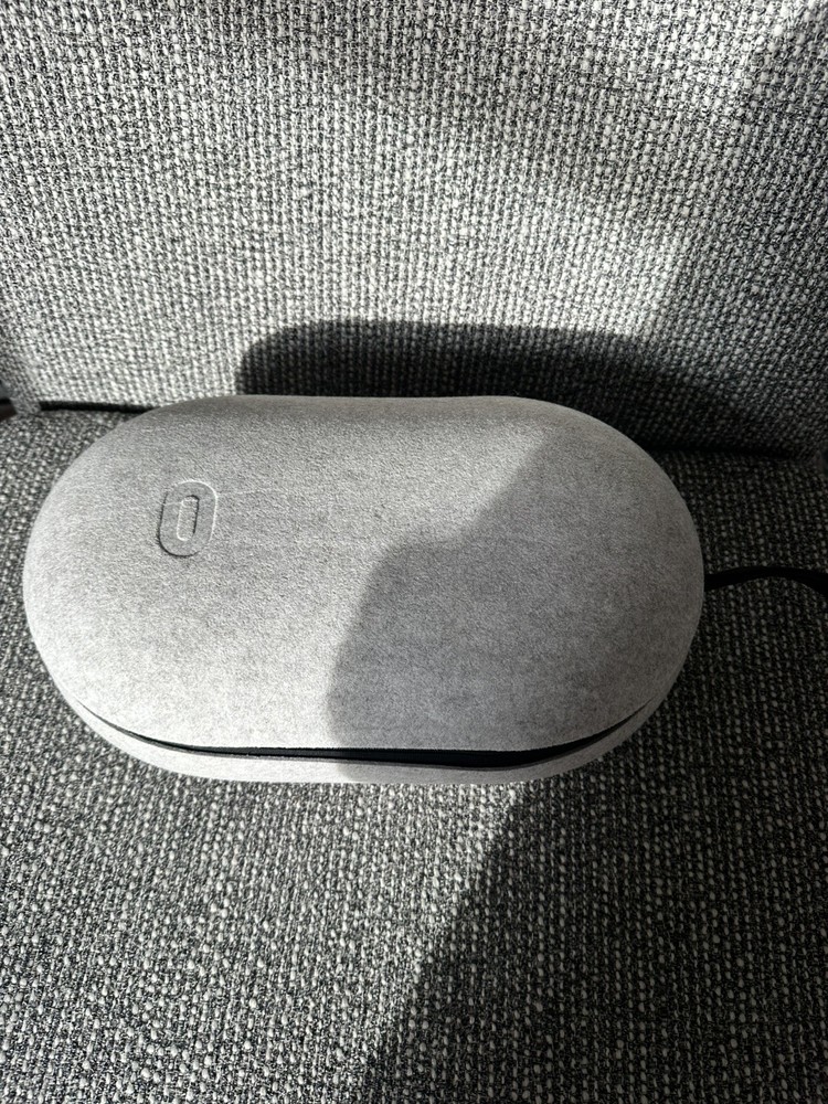 Meta Oculus Quest 2 Virtual Reality Headset With Carrying Case