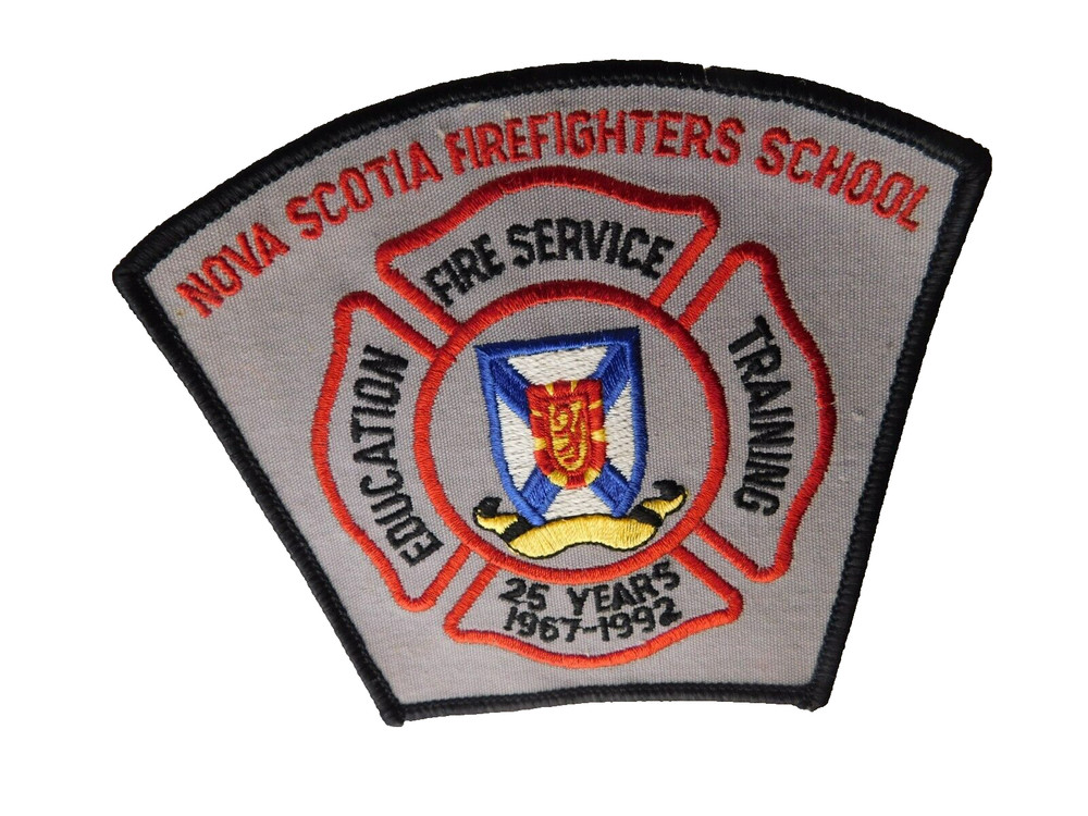 NOVA SCOTIA FIREFIGHTERS SCHOOL TRAINING 25 YEAR 1967 92 PATCH SHOULDER CREST