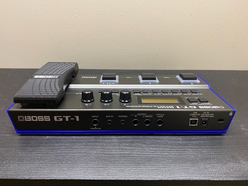 Boss GT-1 Guitar Multi Effects Processor w/ Power Supply & Carry Bag