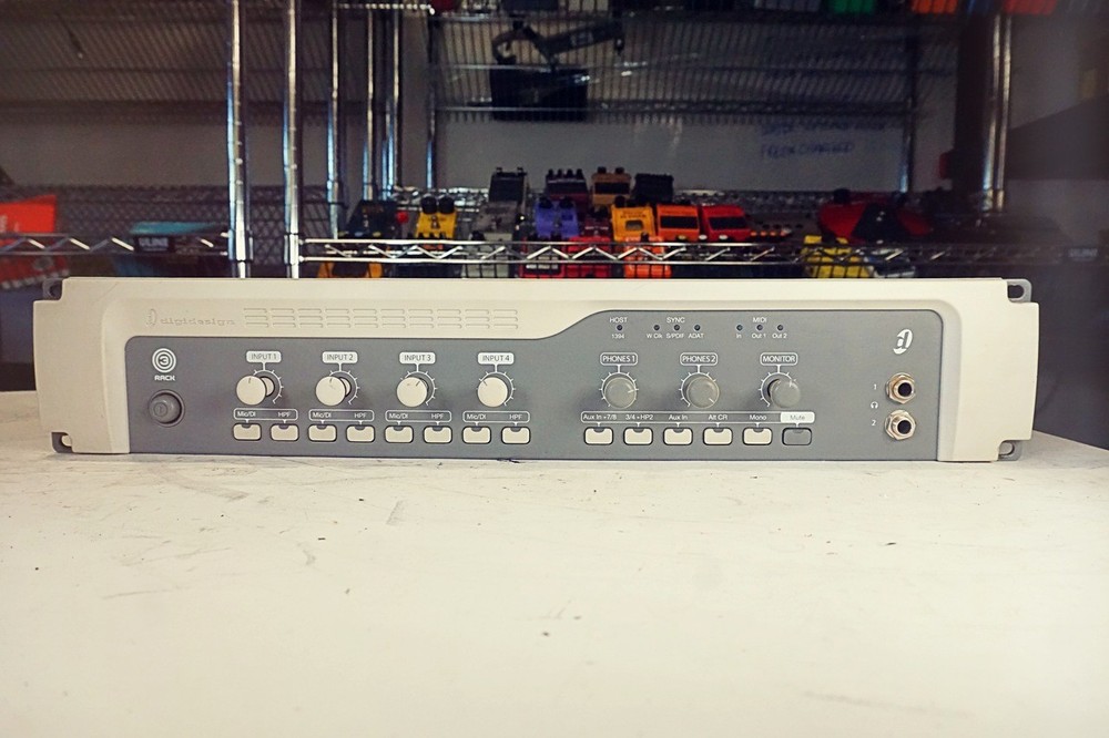 Digidesign Digi 003 3 Rackmount Firewire Interface with 8 Mic Preamp