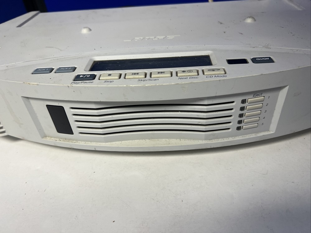 BOSE ACOUSTIC WAVE MULTI-DISC 5-CD CHANGER POWERS ON - FOR PARTS