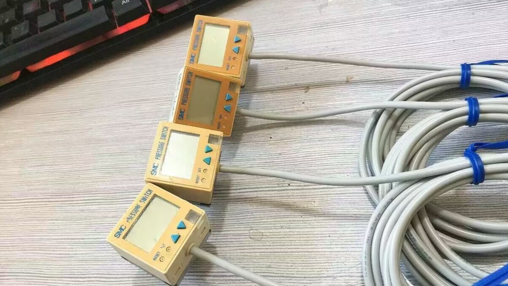 1pc for digital display pressure sensor ISE4-T1-25