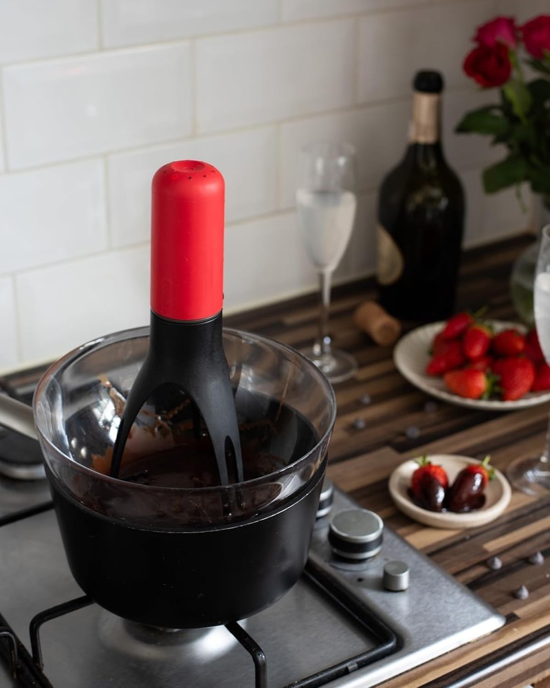 Effortless Cooking with Stirr Plus: Automatic Stirrer with USB Charging & Timer