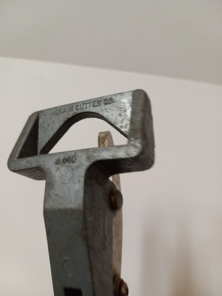 Crain Cutter Co No 440