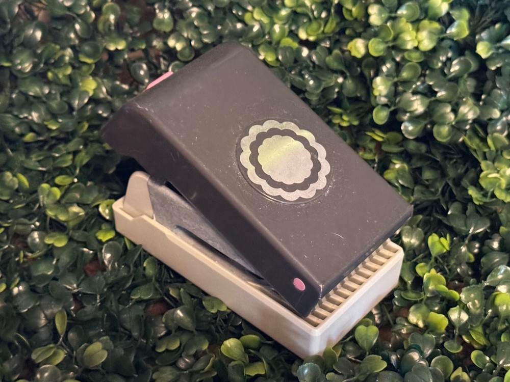 EK Paper flower hole punch