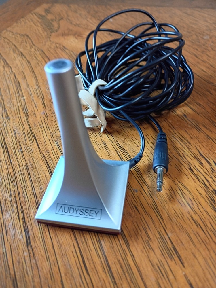 Audyssey calibration microphone for receiver