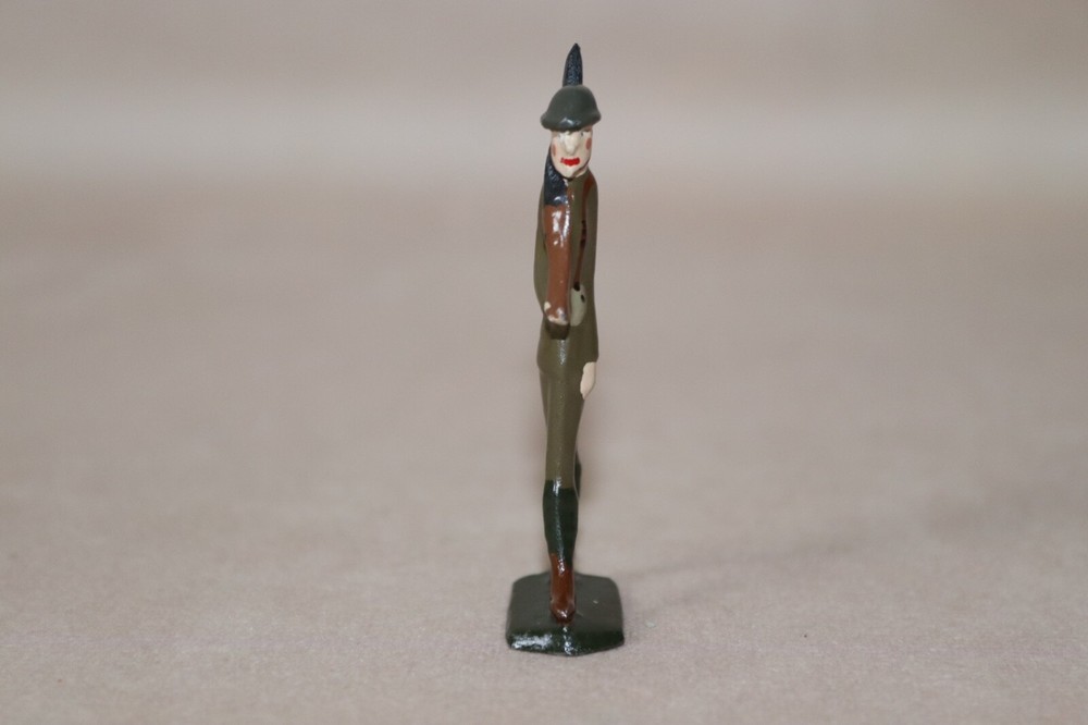 Lead Foreign Soldier Marching Figure ~ Modern