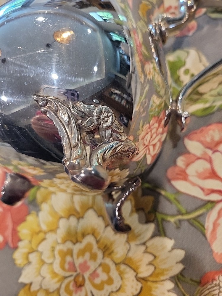 Wm Rogers Silverplate Ice Water Pitcher 1117