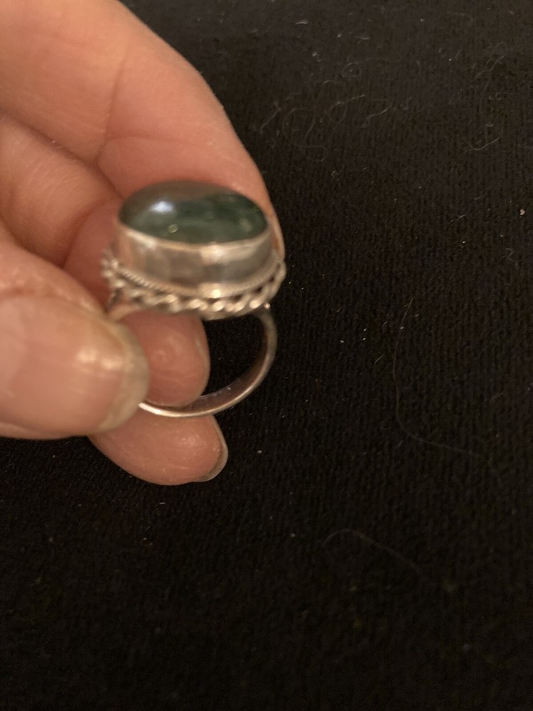 Sterling Silver 925 Dark Green Stone Size 5 B121
