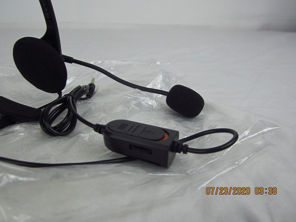 Essential Mono Wired Chat Headset for PS4 With mic & volume
