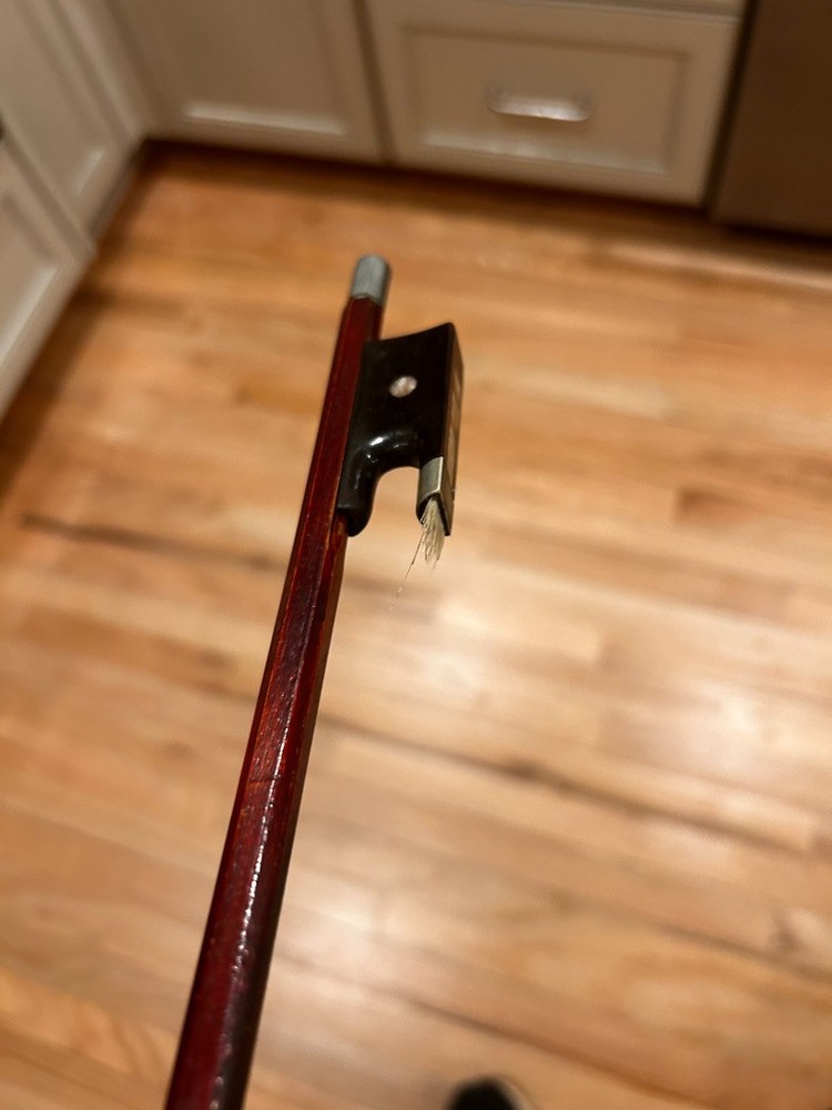 violin bow with mark