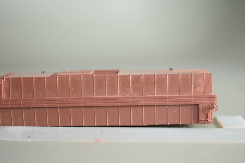 4894 Micro Trains 40' BOX car UN DEC UN PAINTED