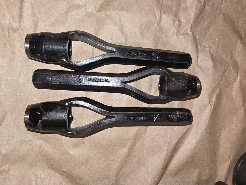 C.S. Osbourne #5 Military Grommet Kit With Tools