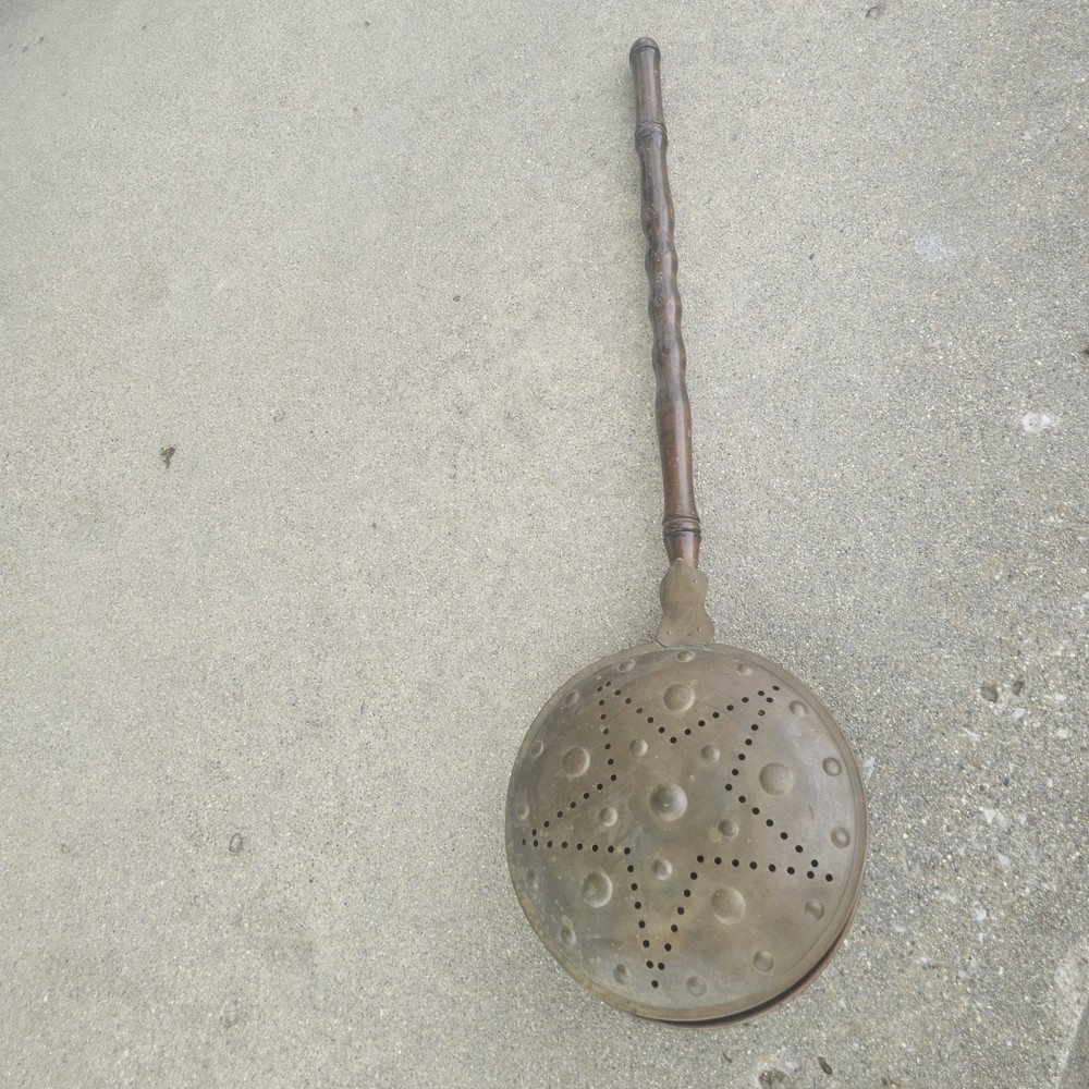 Vintage Bed Warmer.. Possible Copper Pot.