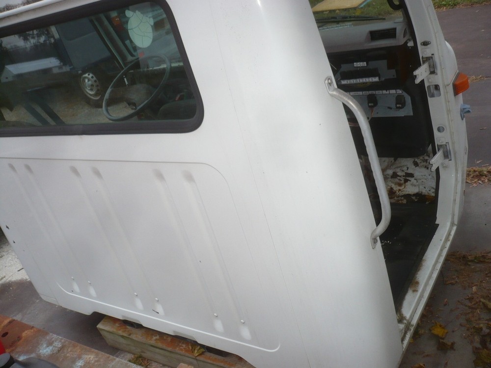 1998 International 4700 cab