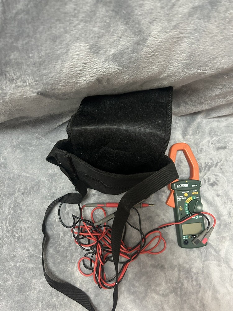 EXTECH 380976-K Single Phase/Three Phase 1000A AC Power multimeter and bag