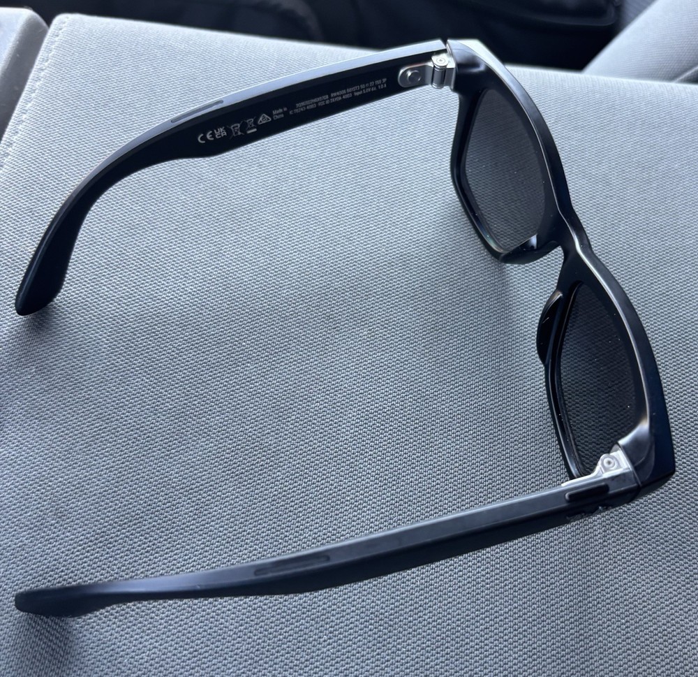 Ray-Ban Smart Glasses Black with Case Gen1