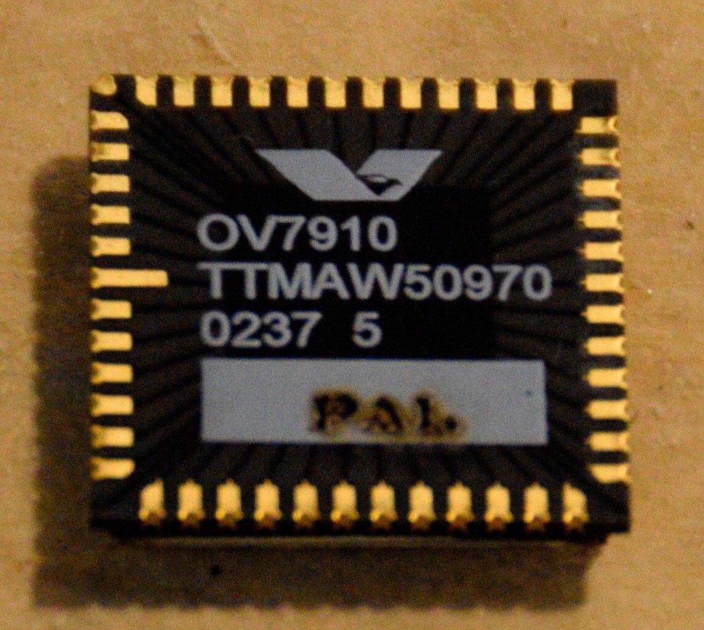 1PC. NOS OV7910 PAL/NTSC image sensor.