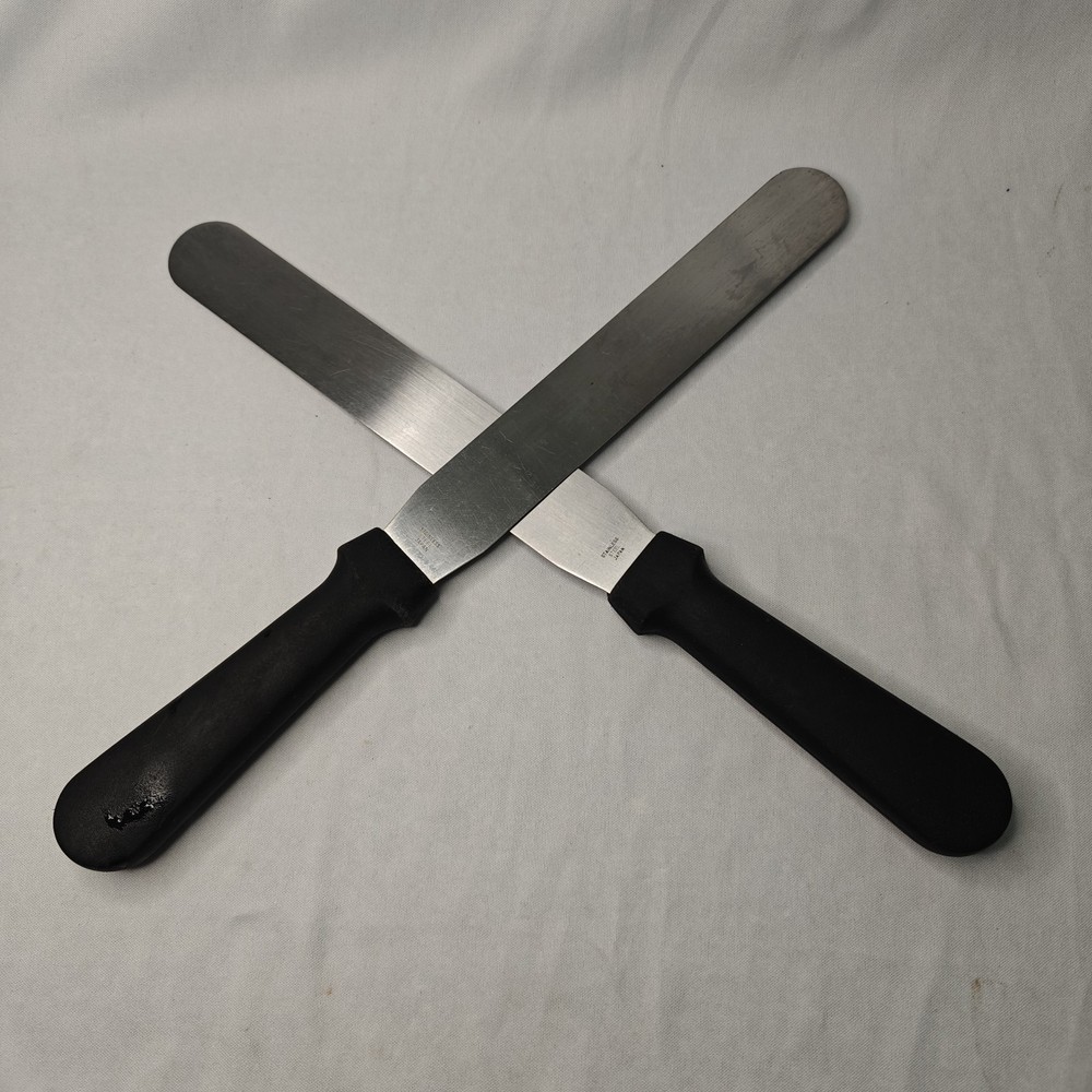 13" Stainless Spatula w/Plastic Handle