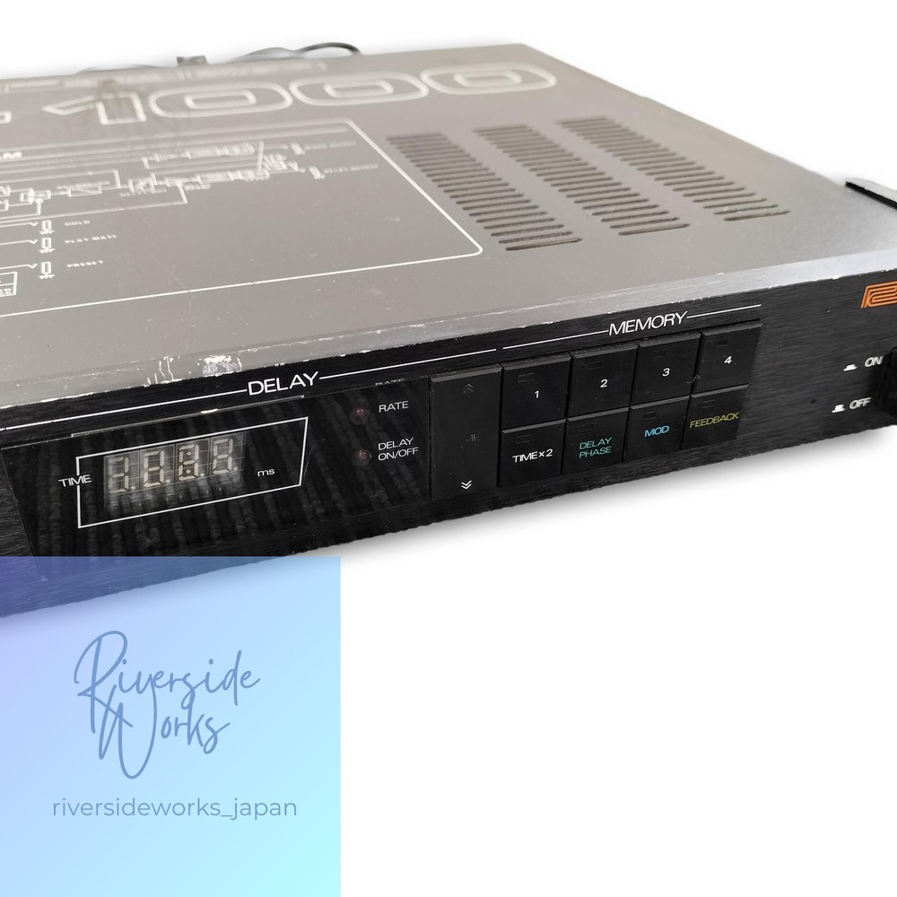 ROLAND SDE-1000 Digital Delay Unit