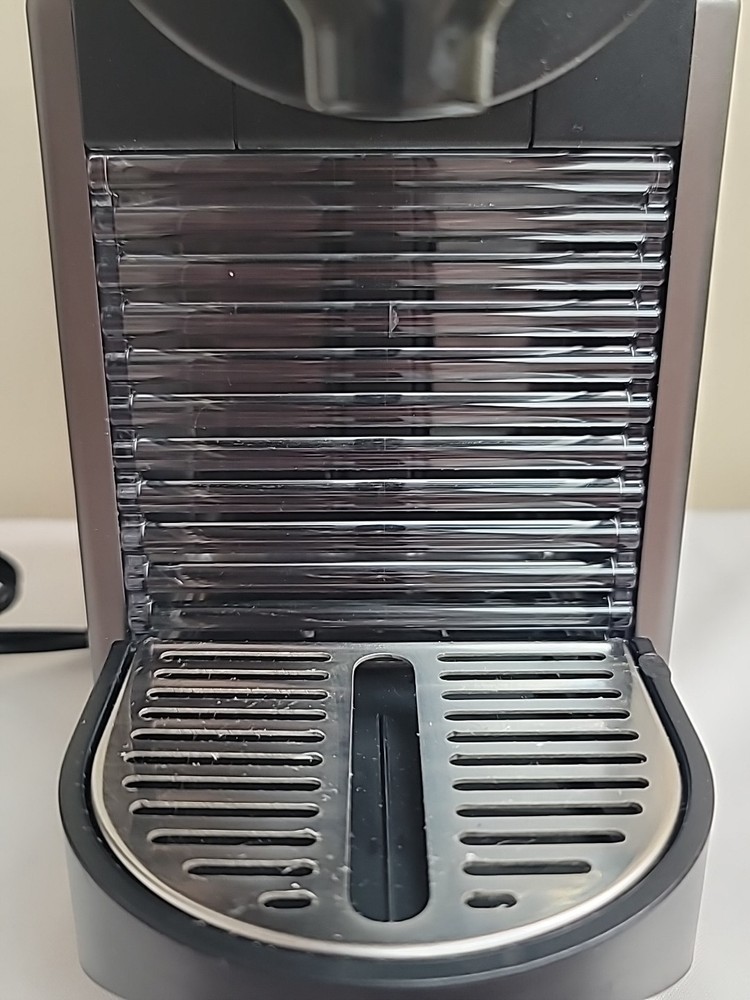 Nespresso Pixie Type C60 Coffee Espresso Machine