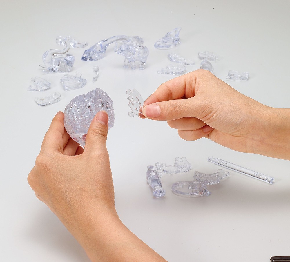 BEVERLY 46-piece Crystal Puzzle Elephant Clear