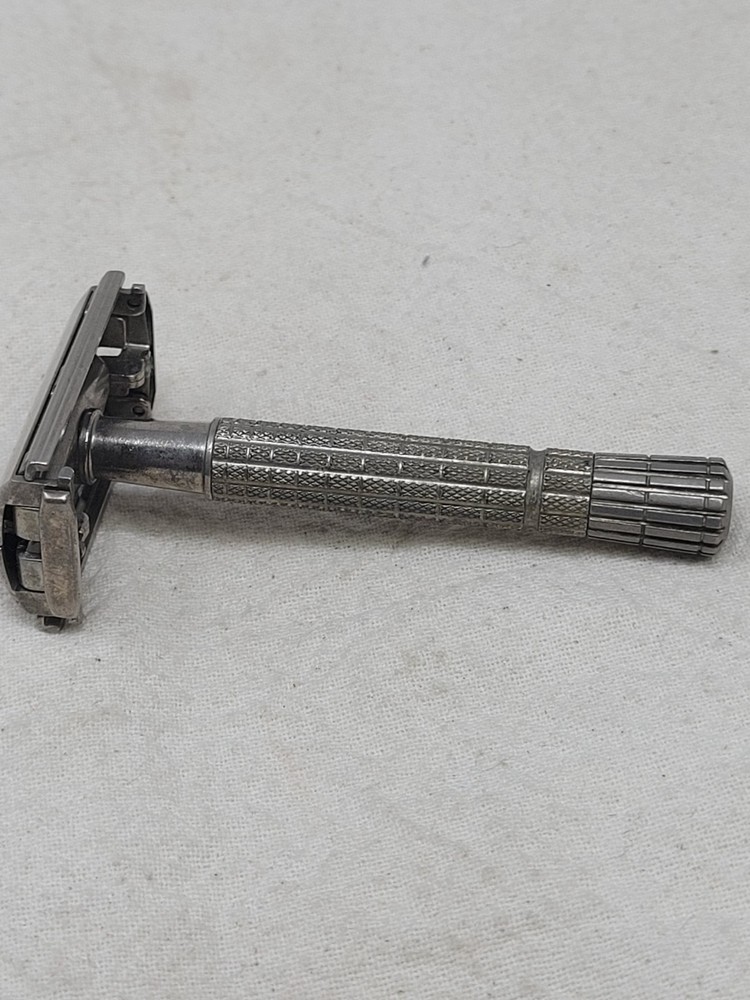 vintage Gillette 1956 B-4 Speed tip razor