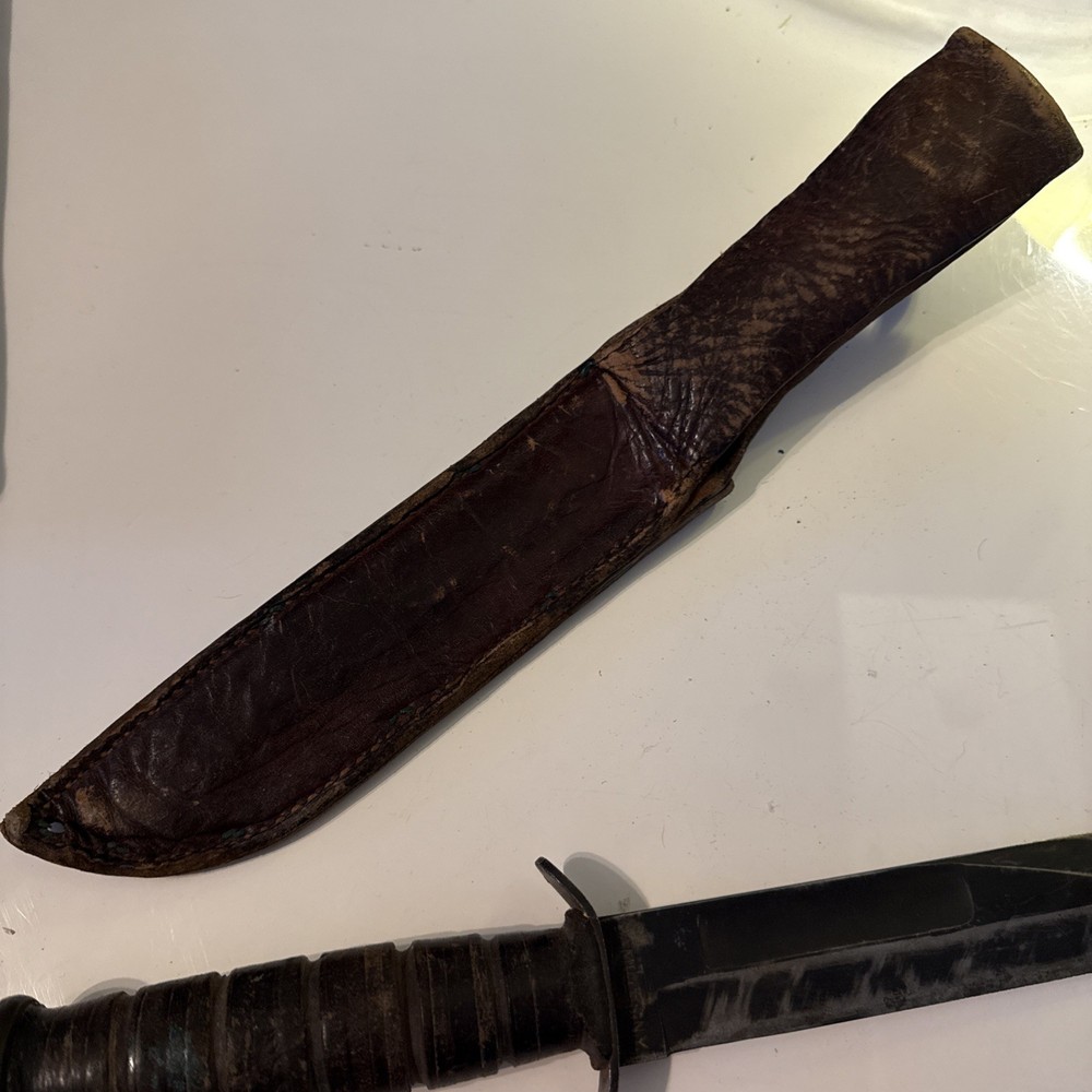 WWII CAMILLUS USMC MARKED FIXED BLADE FIGHTING KNIFE W/ Sheath