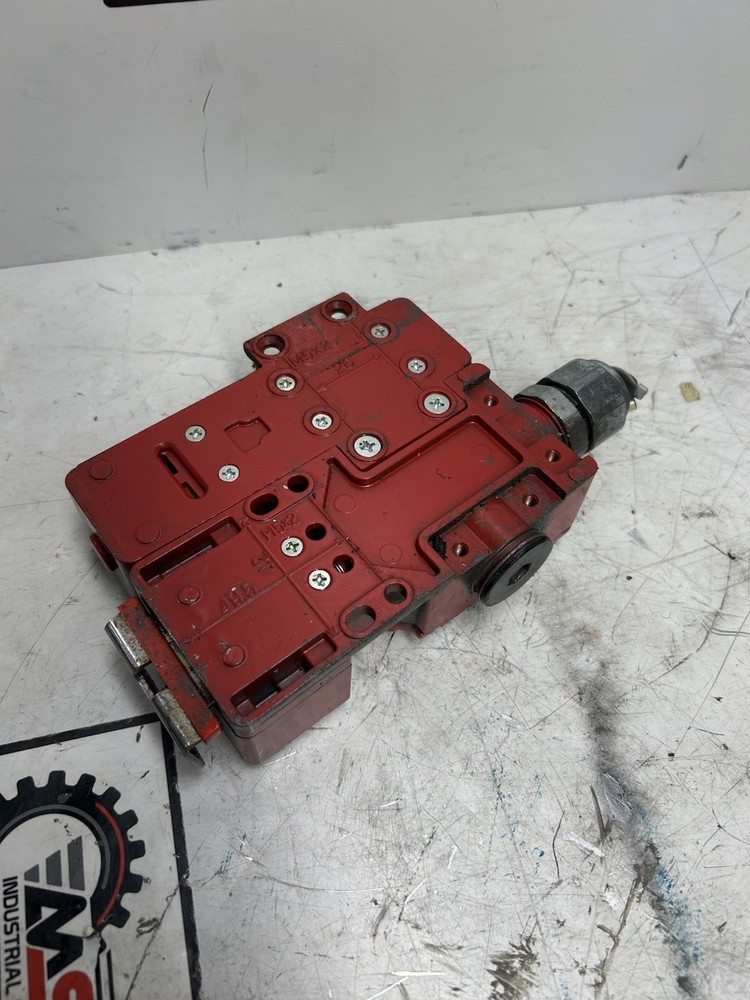 IDEC HS1C Safety Door Lock Switch
