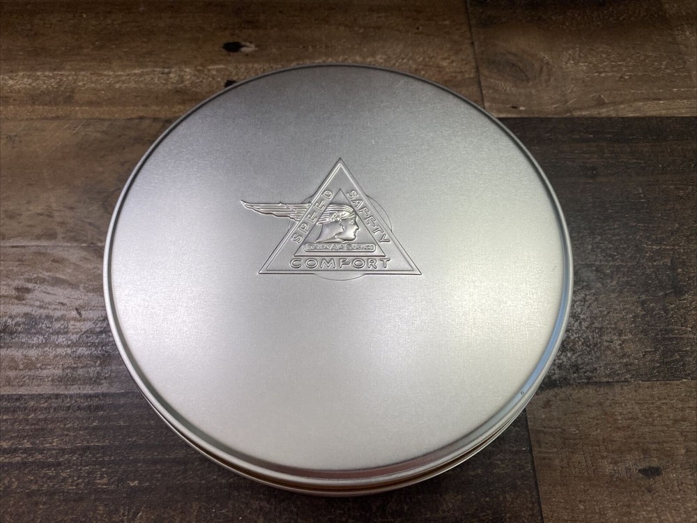 Metal Delta Airlines Tin