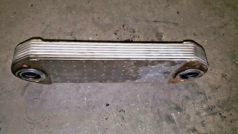VOLVO D12 ENGINE OIL COOLER 8130186
