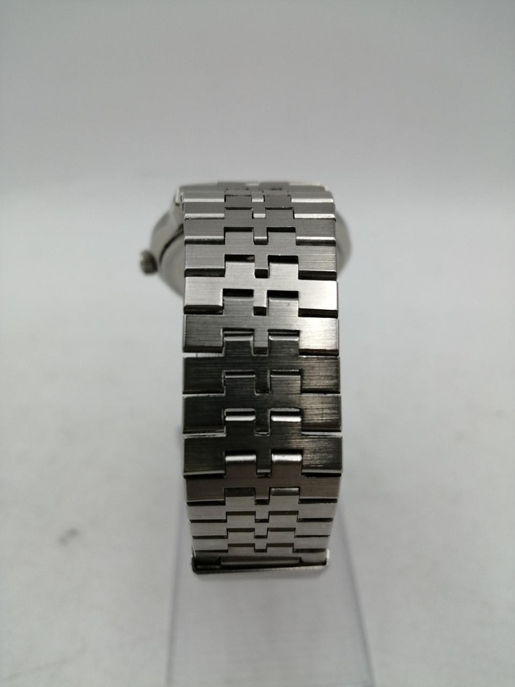 EMBLEM Model 2409 0030 SEIKO