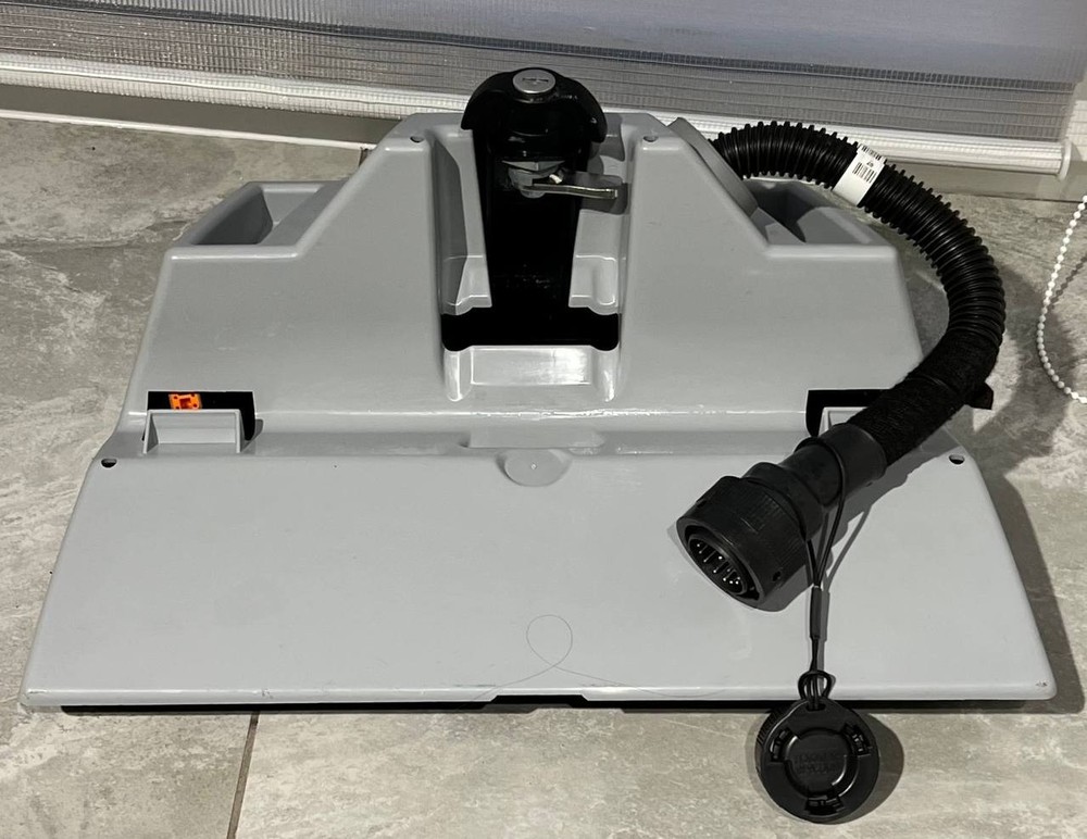 Trimble Ag-482 mounting bracket w/ cabling harness