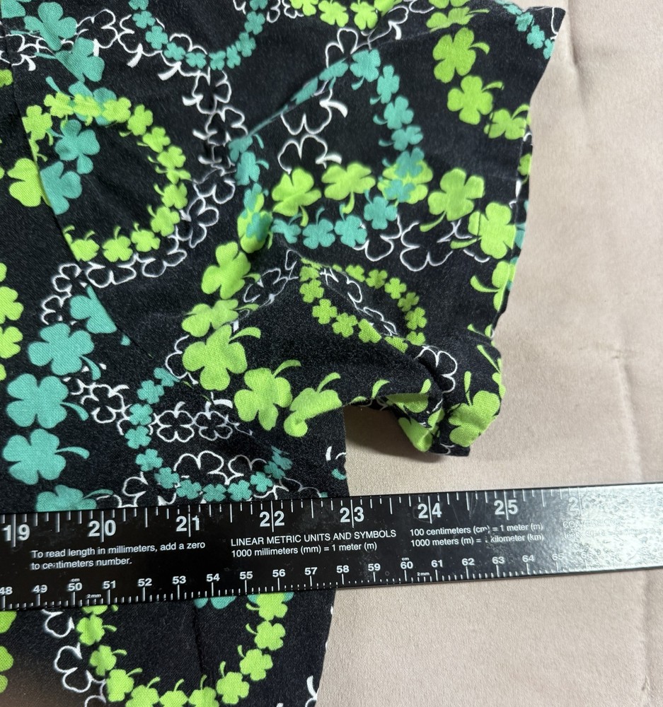Comfy Cotton Womens Short Sleeve V Neck Pullover Scrub Top Green Geometric