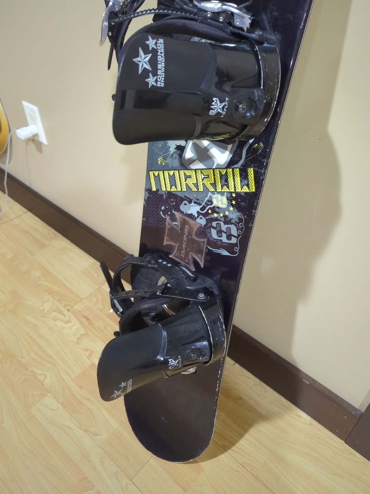 Morrow snowboard 138cm with rossignol bindings size Small.