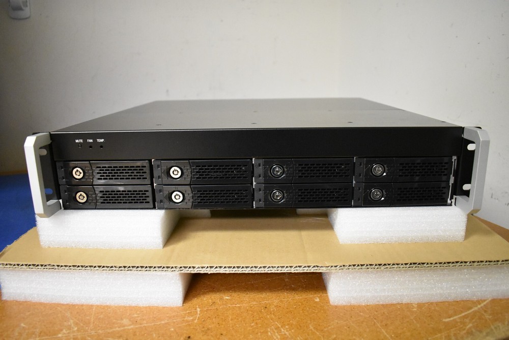 8 Bay JBOD Server Enclosure mAGE208u40-2MS