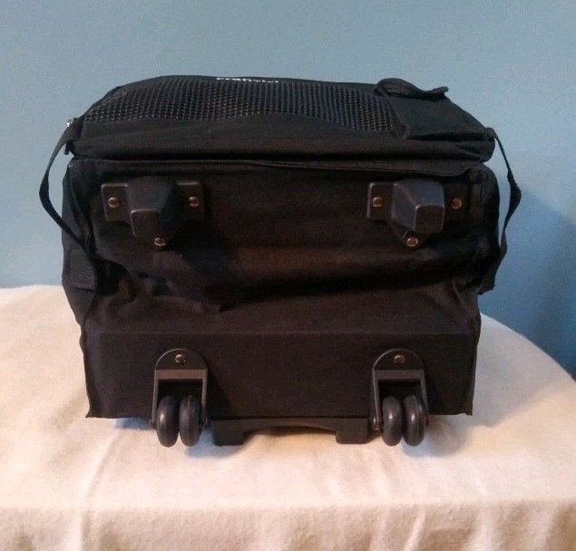 *Franziskaner weissbier Rolling soft cooler, extending handle, front pouch