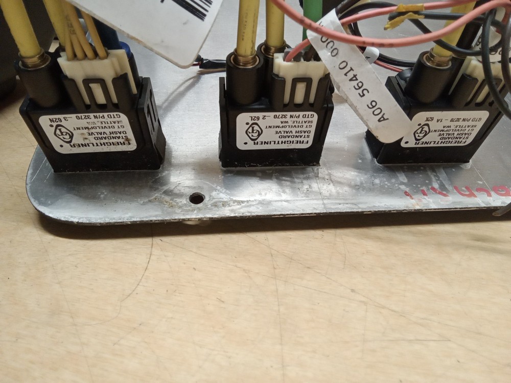 Freightliner A06-40924-001-E Dash Panel Cluster