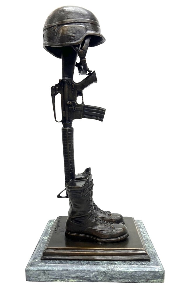 Desk size Fallen Soldier, New Era